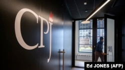 У штаб-кватэры CPJ