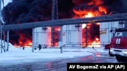 За даними ЗМІ, всього з початку року було атаковано 15 НПЗ у 10 регіонах Росії. Їхня загальна переробна потужність — 192 мільйони тонн нафти на рік