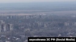 Дмитро Лубінець зауважив, що Росія не вперше грубо порушує норми міжнародного гуманітарного права та Женевських конвенцій, страчуючи військовополонених. На фото - Авдіївка, зруйнована внаслідок бойових дій 