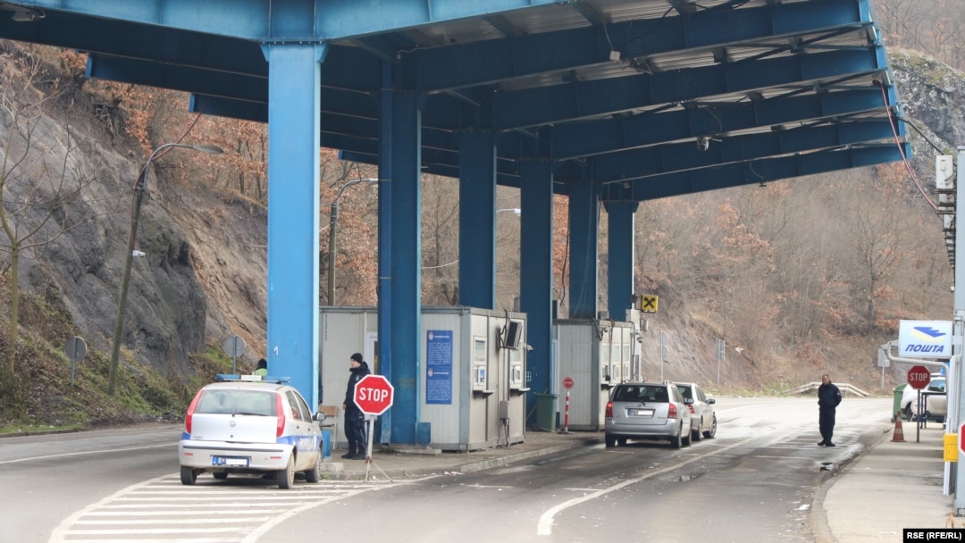 Automobili na ulazu u Srbiju, na prelazu Jarinje, 1. januara 2023.