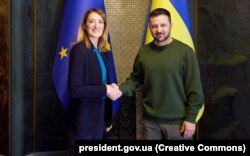Президент України Володимир Зеленський і голова Європейського парламенту Роберта Мецола. Київ, 9 травня 2024 року