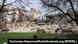 Двох чоловіків 65 та 62 років, а також 58-річну жінку доставили до лікарні. Фото архівне 