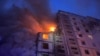У багатоповерхівці в Умані, в яку влучила російська ракета, зруйнувався під’їзд, 28 квітня 2023 року