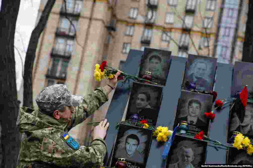 «Якщо брати проблеми слідства – то це нерозкриті вбивства за 22 січня... Так само, як і частина вбивств за 18 лютого», – заявив Олексій Донський, керівник департаменту в справах Майдану Офісу генпрокурора
