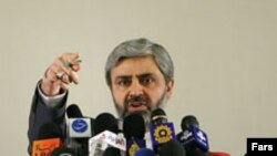 سخنگوی وزارت خارجه ایران گفته است که اعزام زائران ايرانی به با هماهنگی ميان مسوولان ايرانی و عراقی صورت ميپذيرد و ضرورتی برای دخالت ديگران وجود ندارد. (عکس از فارس)