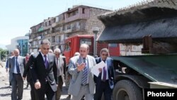 Երեւանի քաղաքապետ Գագիկ Բեգարյանը (կենտրոնում):