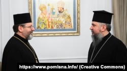 Предстоятель ПЦУ митрополит Київський і всієї України Епіфаній (праворуч) і глава УГКЦ Святослав. Київ, 24 грудня 2022 року 