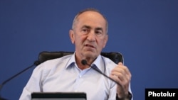Armenia - Former President Robert Kocharian at a news conference in Yerevan, September 28, 2022.