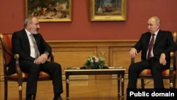 Russia - Russian President Vladimir Putin and Armenian Prime Minister Nikol Pashinian meet in Saint-Petersburg, December 27, 2022.
