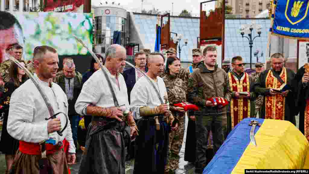 Олег Куцин, із позивним «Кум», був комбатом 49-го окремого стрілецького батальйону Збройних сил України. Він заснував «Легіон Свободи», яким керував протягом багатьох років 