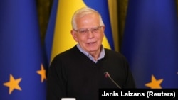 Високий представник ЄС із закордонних справ Жозеп Боррель під час візиту до України. Київ, 8 квітня 2022 року