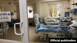 Հայաստան - Երևանի «Սուրբ Գրիգոր Լուսավորիչ» բժշկական կենտրոնի ինտենսիվ թերապիայի բաժանմունքում, մայիս, 2020թ.