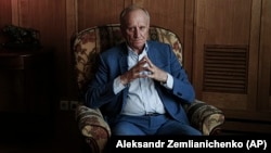 Գենադի Բուրբուլիս, արխիվ