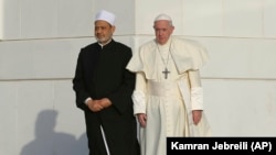 احمد الطیب و پاپ فرانسیس سندی تحت عنوان «برادری انسان‌ها» را امضا کردند 
