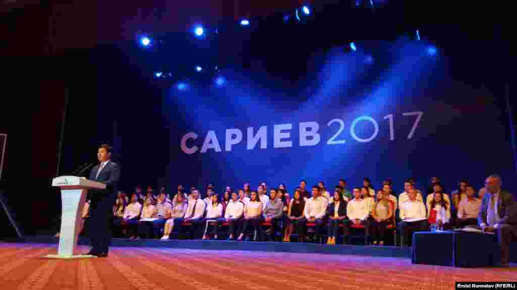 Темир Сариев во время выдвижения кандидатом в президенты 