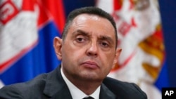 Поранешниот шеф на српската служба за безбедност Александар Вулин беше санкциониран од Вашингтон во јули 2023 година за „коруптивни и дестабилизирачки акти, кои исто така ги олеснија малигните активности на Русија во регионот“. (Архивска фотографија)