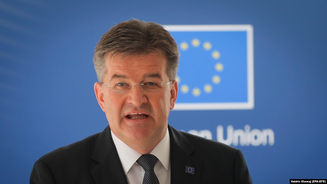 "Važno je smanjiti napetosti, vratiti mirnu atmosferu i omogućiti slobodu kretanja”, poručio je Miroslav Lajčak na Twitteru