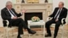 Президент Росії Володимир Путін (праворуч) та президент Чехії Мілош Земан. Москва, травень 2015 року
