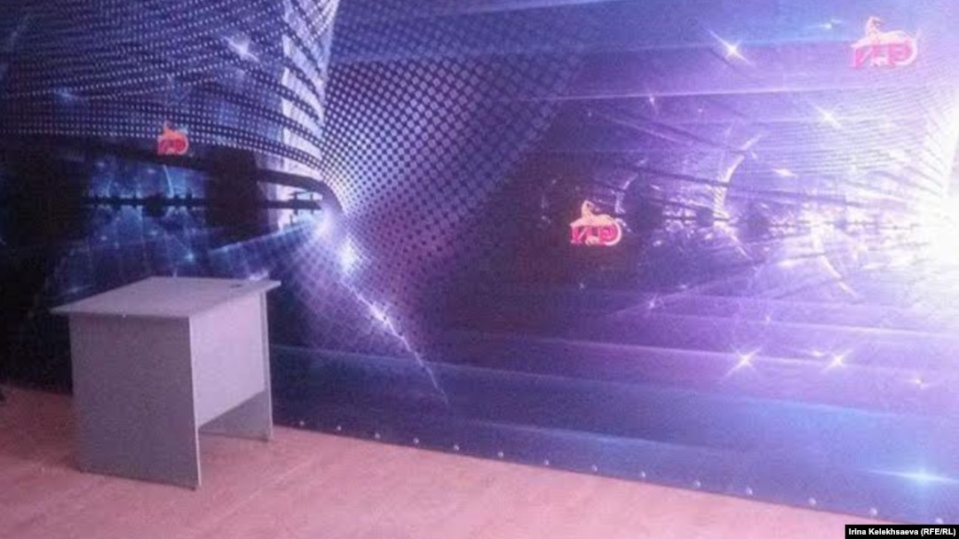 Сославшись на занятость, ни один из чиновников, отвечающих за информационную политику государства, сегодня на встречу с журналистами не пришел