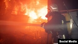  Тушение пожара после обстрела в Одессе, 6 октября 2024