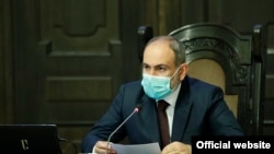 Премьер-министр Никол Пашинян проводит заседание правительства