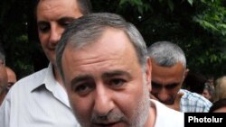 Հայաստան -- Արարատ Զուրաբյանը ընդդիմության նստացույցի ժամանակ, 18-ը հունիսի, 2010թ.