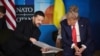 Володимир Зеленський (ліворуч) і Дональд Трамп під час зустрічі в Гаазі, 25 червня 2025 року