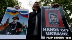 Антипутінська демонстрація у Празі. Чехія, 2014 рік 