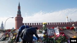 Оьрсийчоь -- Немцов вийначу Кремлна уллехь йолчу метте зезагаш кхоьхьуш бу нах хIинца а. Москох, Заз 9, 2015