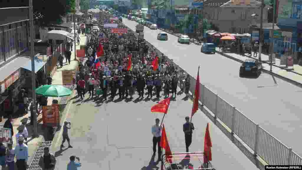 Жалолободдаги "Ўлмас полк" юришида ўн минг одам иштирок этди.