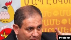 Գյուղատնտեսության նախարար ԳԵրասիմ Ալավերդյանը: 