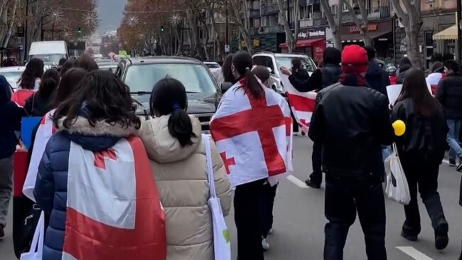 Studenti i stariji u Gruziji solidarni na proevropskim protestima