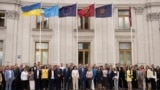 Кримськотатарський прапор перед будівлею МЗС України, 26 червня 2025 року
