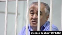 Өмүрбек Текебаев.