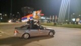 Slavlje u Nikšiću za zastavama Srbije nakon lokalnih izbora, 13. april 2025.