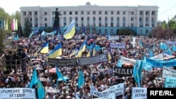 До і після: День пам'яті жертв депортації кримських татар у вільному та анексованому Криму (2006 – 2015)