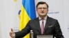 За словами міністра, в новому пакеті не буде ембарго на російські нафту та газу, але це питання МЗС «теж дотисне, але це просто займе додатковий час»
