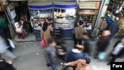 بازاری در تهران (عکس از فارس)