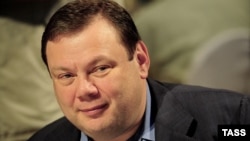Испанское издание утверждает, что российский бизнесмен Михаил Фридман подозревается американскими спецслужбами в организации хакерских атак в США 