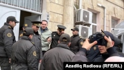 Фарыд Мэхралізадэ перад пачаткам суду
