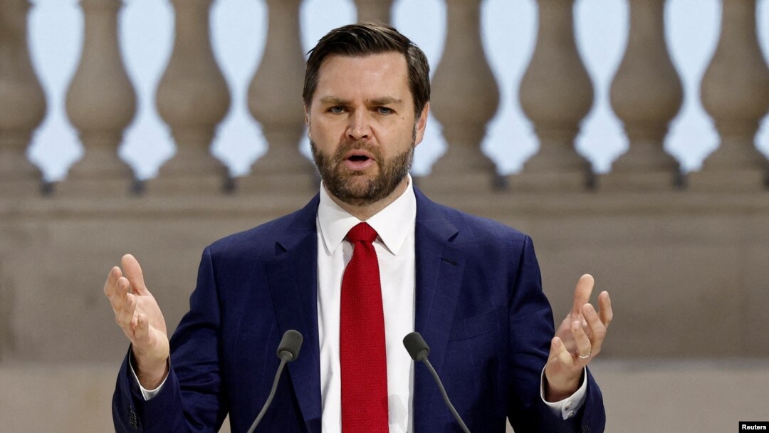 J.D. Vance obraća se na samitu o AI-u u Parizu, Francuska, 11. februara 2025.