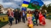 Учасники відзначення Міжнародного дня ромів. Закарпаття, Ужгород, 7 квітня 2017 року