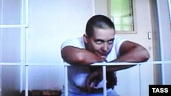 Украінская лётчыца Надзея Саўчанка ў СІЗА ў Варонежы (25 ліпеня 2014 году)