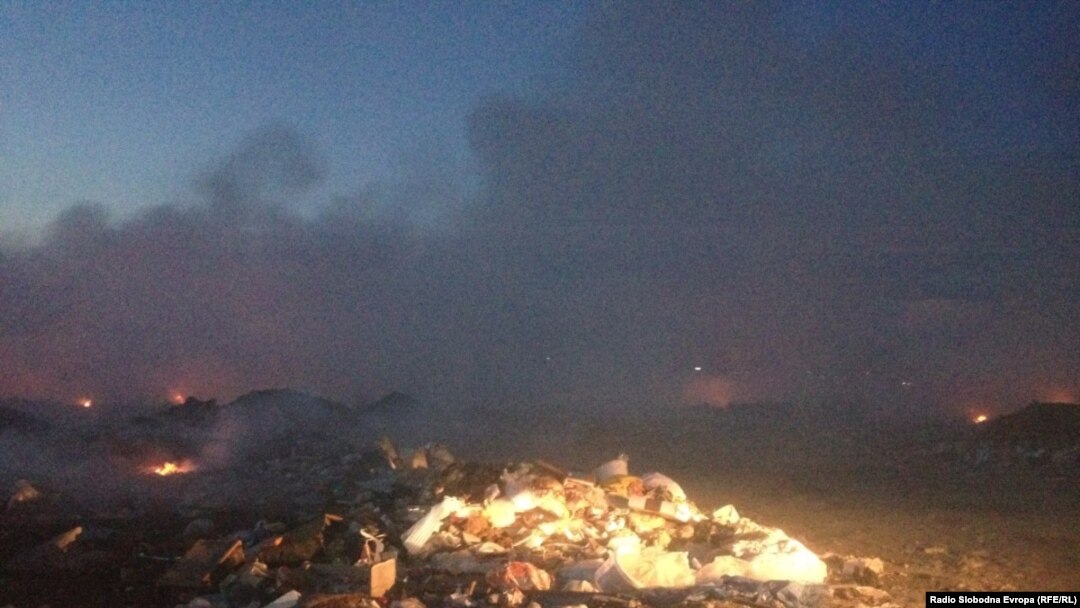 Депонијата во Струга, која се наоѓа на само стотина метри од влезот на градот