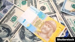Національний банк України встановив опівдні довідкове значення на рівні 25 гривень 15 копійок за долар, це на вісім копійок менше за офіційний курс на 30 серпня