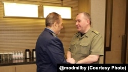Міністар абароны Ірану Азіз Насірзадэ і міністар абароны Беларусі Віктар Хрэнін сустракаюцца падчас Нарады міністраў абароны краін Шанхайскай арганізацыі супрацоўніцтва. Кітай, 25 чэрвеня 2025 году