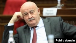 Պատգամավոր Հովիկ Աղազարյան