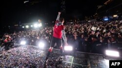 Буду Зивзивадзе во время празднования после выхода сборной Грузии на чемпионат Европы