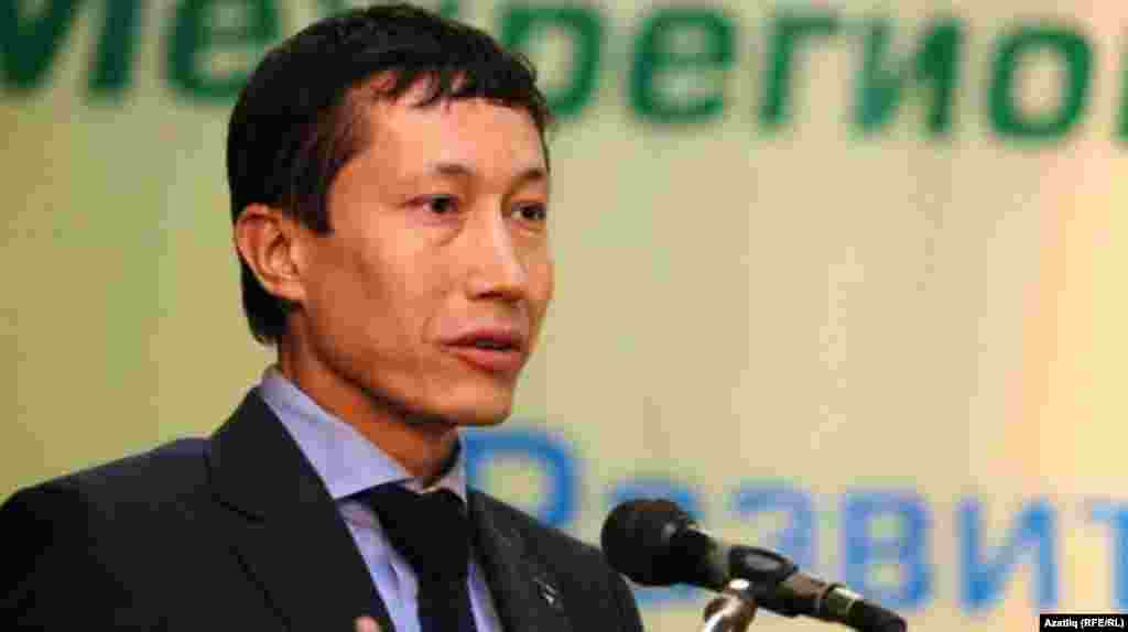 Кытайның Колҗа шәһәреннән килгән “Әл-Нур” сәүдә ширкәте җиткәчесе Сулат Булат