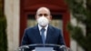 Armenia -- Prime Minister Nikol Pashinian speaks at a news briefing, Yerevan, June 4, 2020.